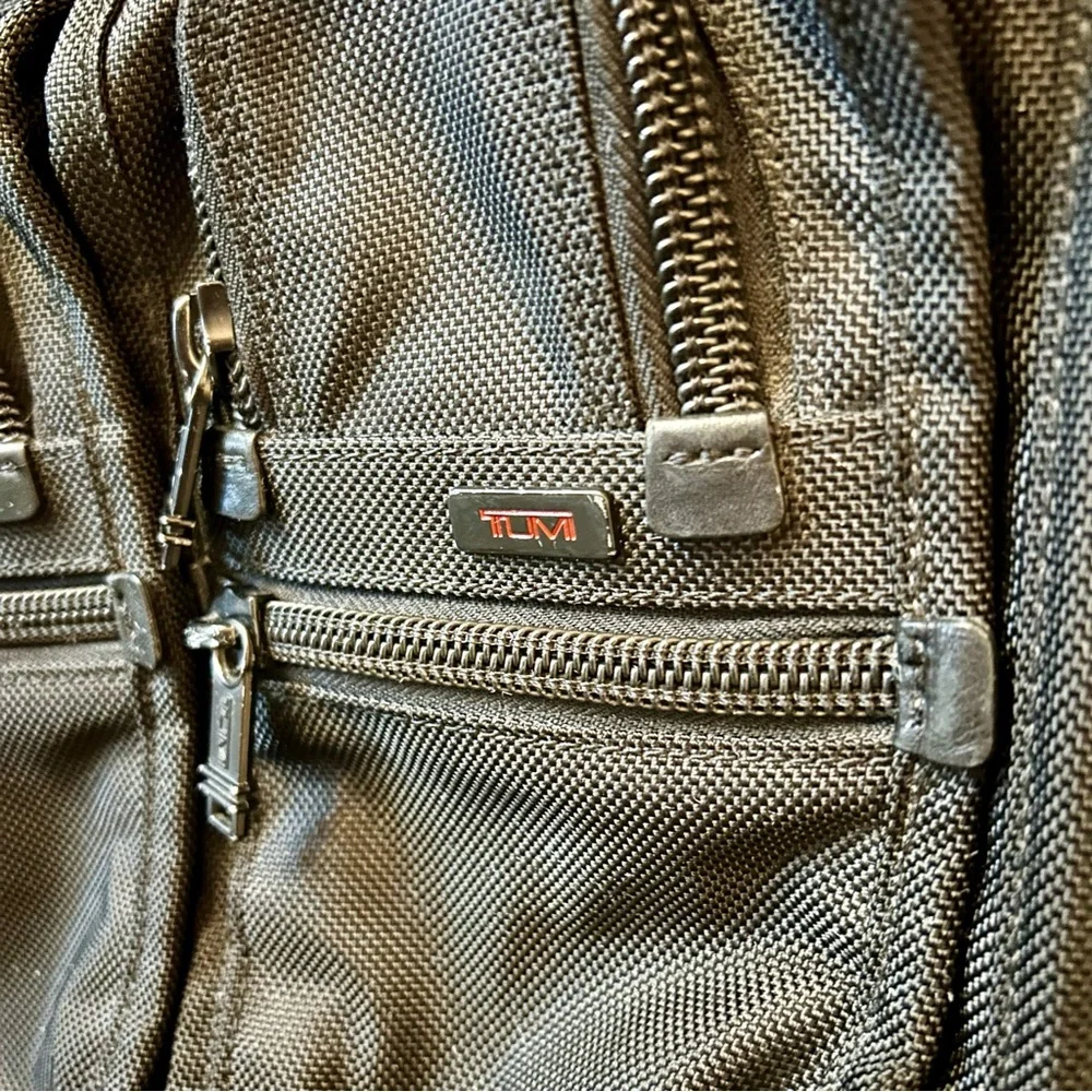 Tumi good used